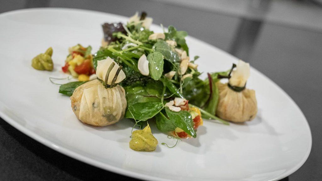 Vegetarische Gemüsetaschen ,mit Salat