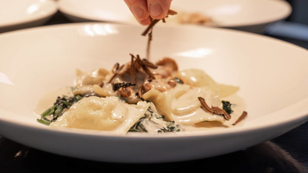 Ravioli mit Gemüse und Trüffel